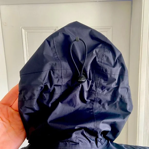 MEC Rain Jacket - Picture 7 of 7